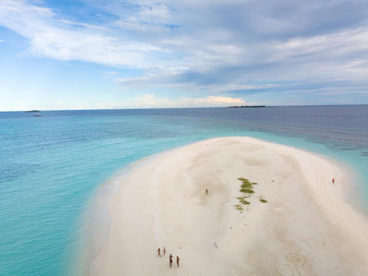 Blue World Dharavandhoo Exterior photo